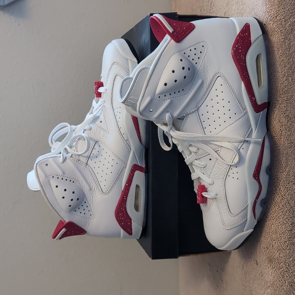 🏀Jordan 6 Red Oreo Size 12